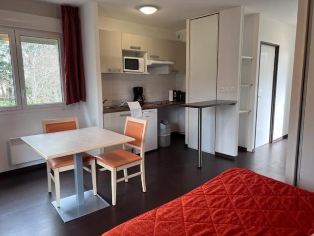 Les Bords De L'aveyron Appart hôtel Nègrepelisse
